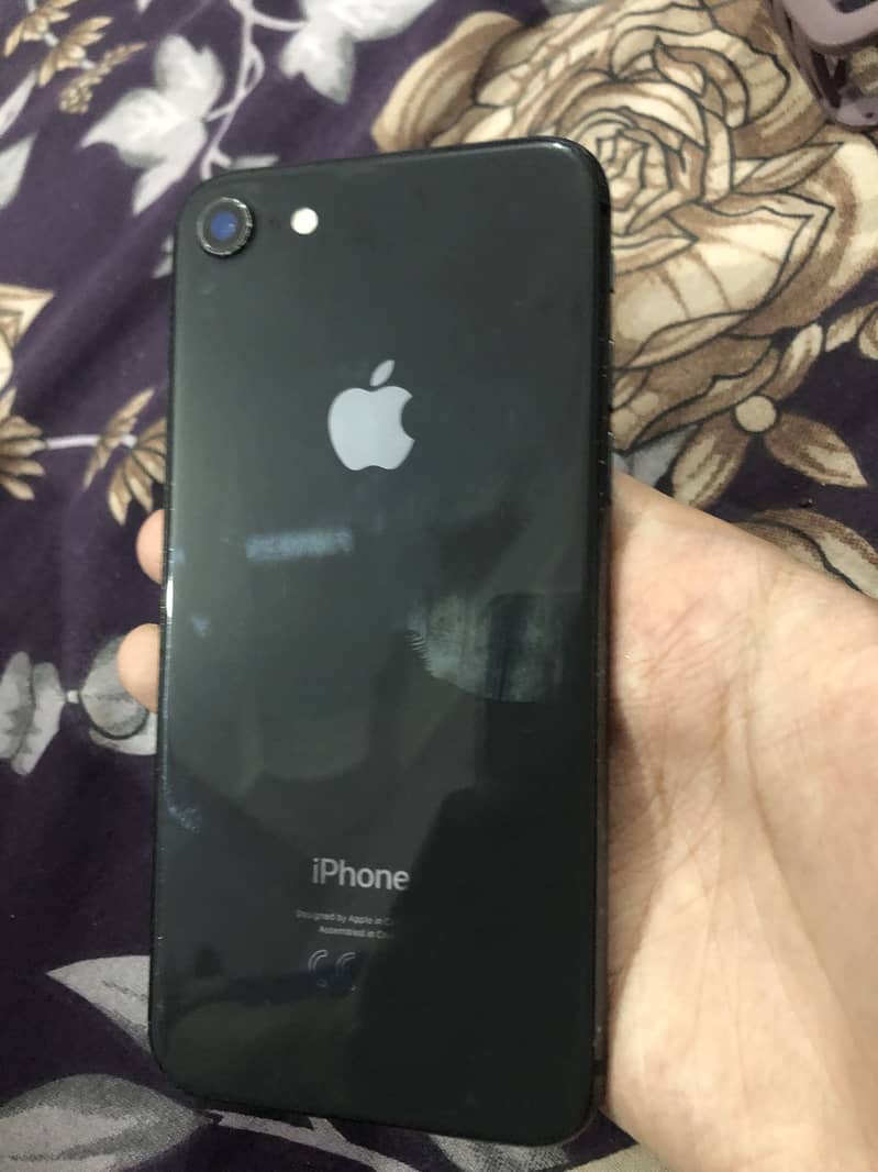 Apple iPhone 8 1
