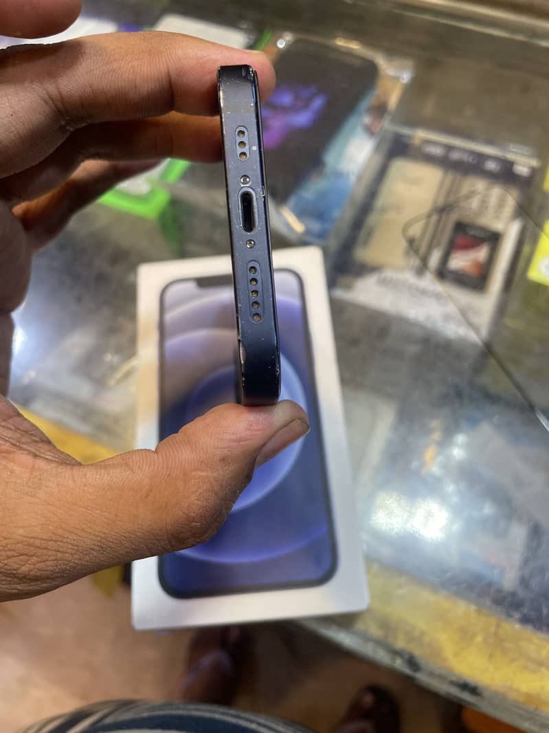 Apple iPhone 12 5