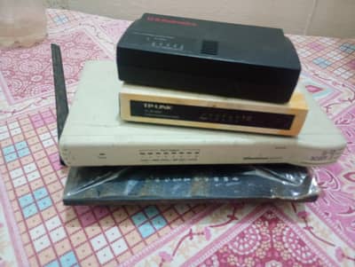 4 wifi routers came from Dubai