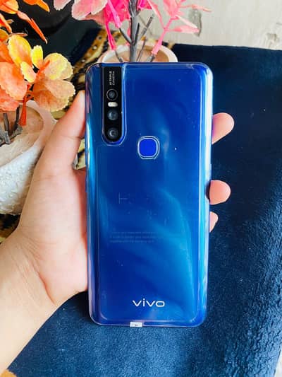 Vivo V15 8 /256 gb pta approved