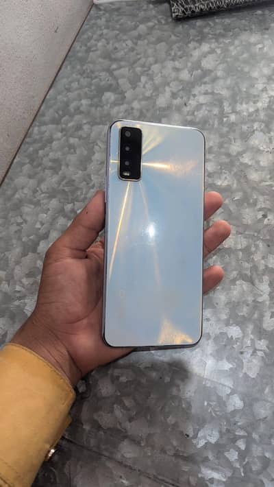 Vivo Y20 All ok hai 4/64 condition ap pics ma dekh ly 03157771357