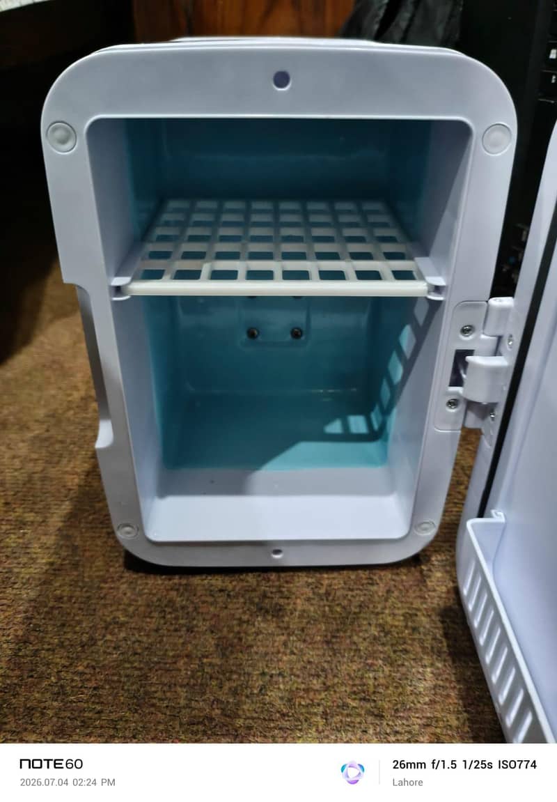 mini fridge 1