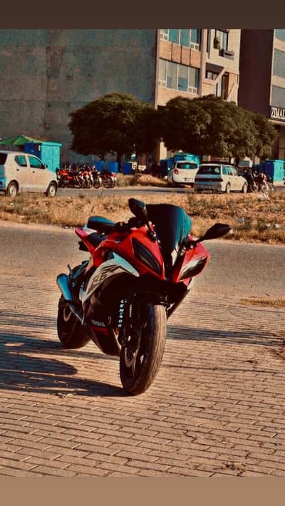 Yamaha R6