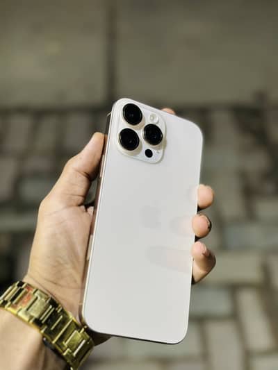 Apple iPhone 16 Pro Max