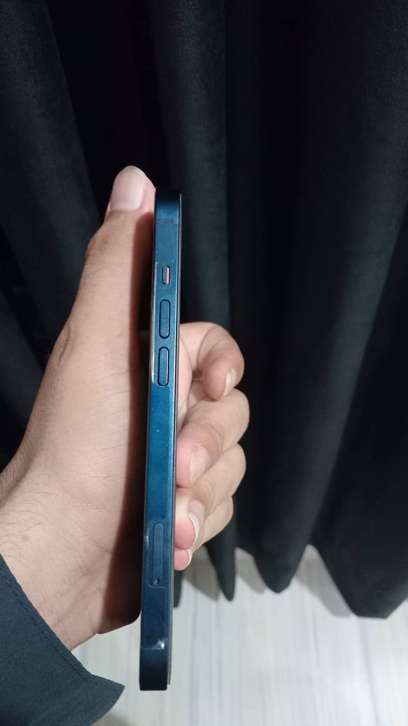 Apple iPhone 13 1
