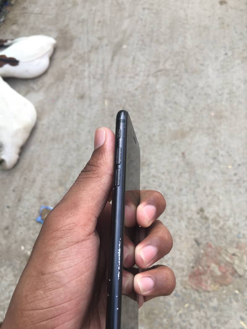 Apple iPhone 7 1