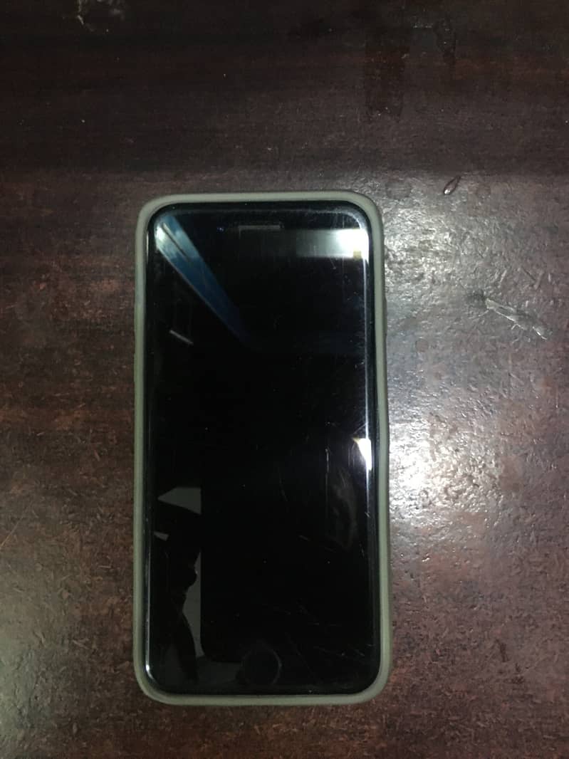 Apple iPhone 7 3