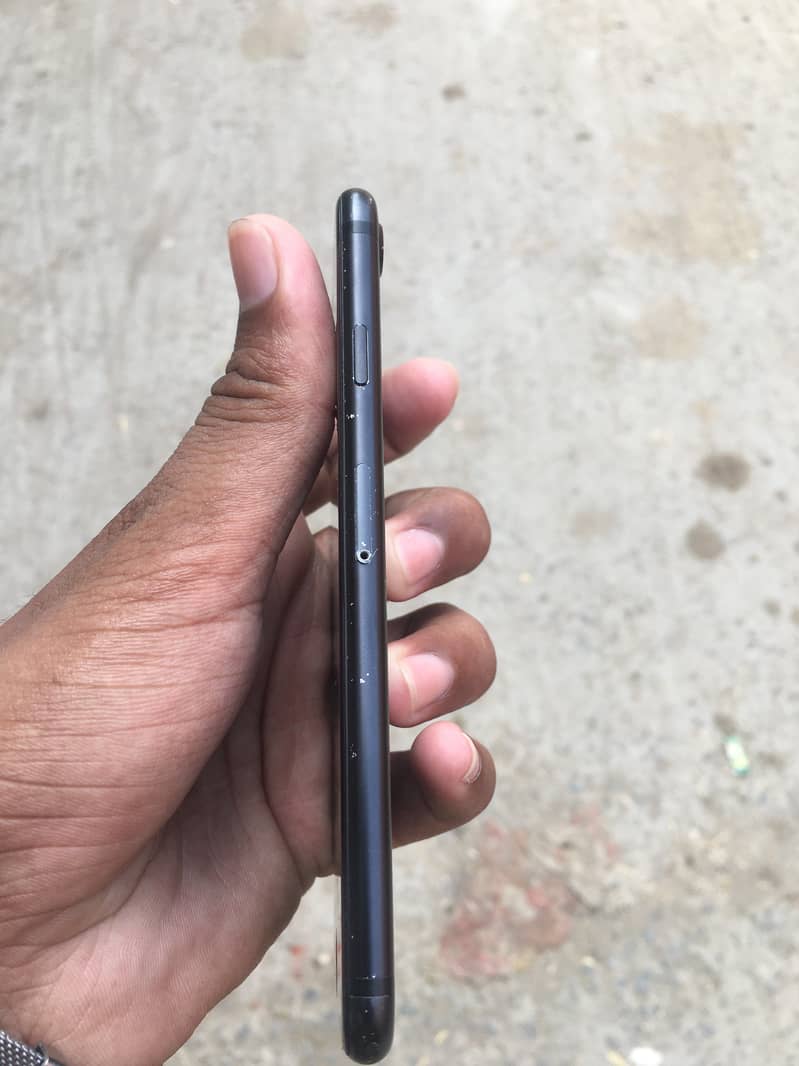 Apple iPhone 7 14