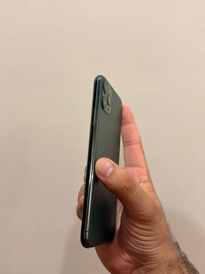 iPhone 11 3