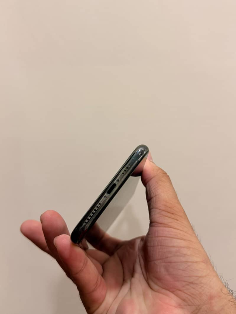 iPhone 11 5