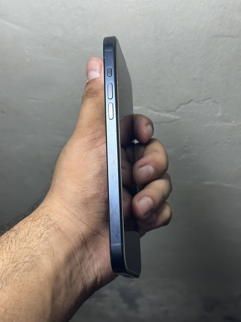 iPhone 15 pro max 6