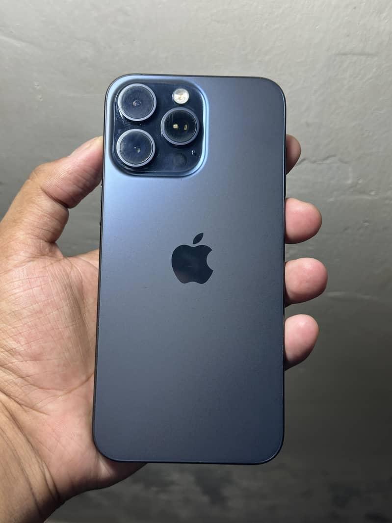 iPhone 15 pro max 0