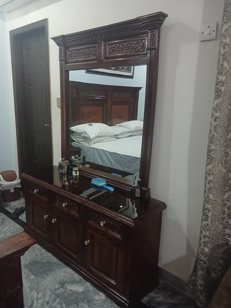Sheesham Solid Wood Dressing Table. 0