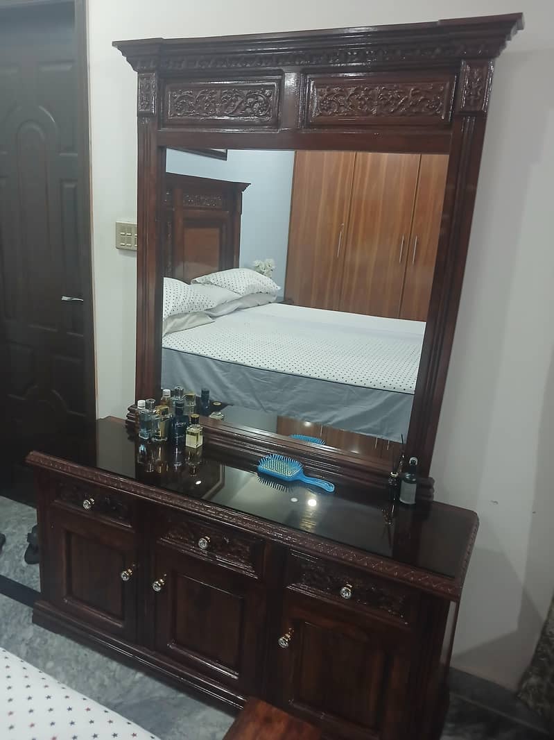 Sheesham Solid Wood Dressing Table. 2