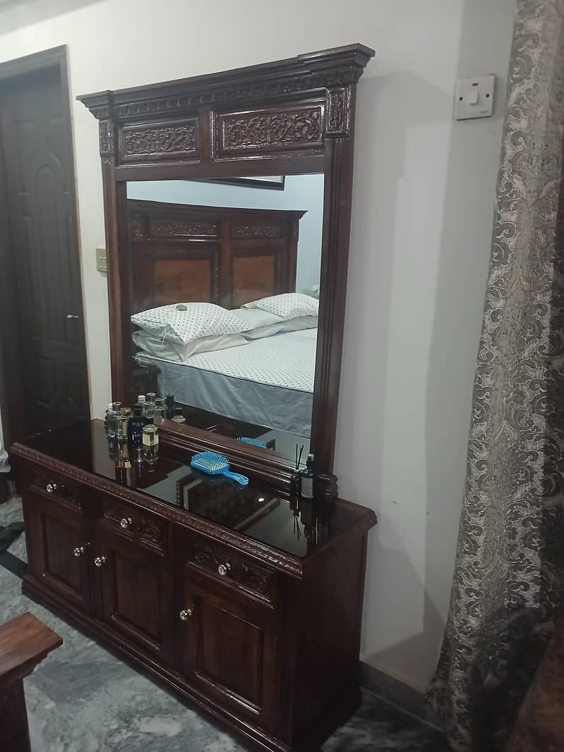 Sheesham Solid Wood Dressing Table. 4