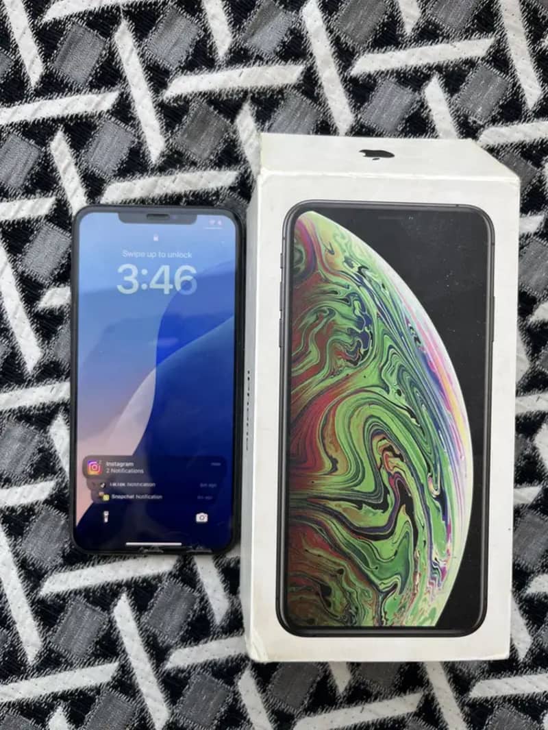 Apple iPhone XS Max 6