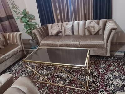 7 seater sofa set. . with center table