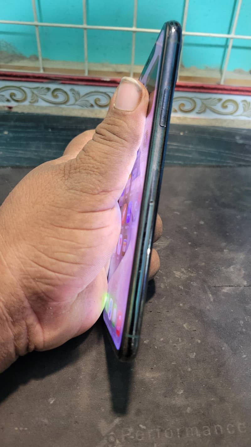 iPhone 11 pro max 10
