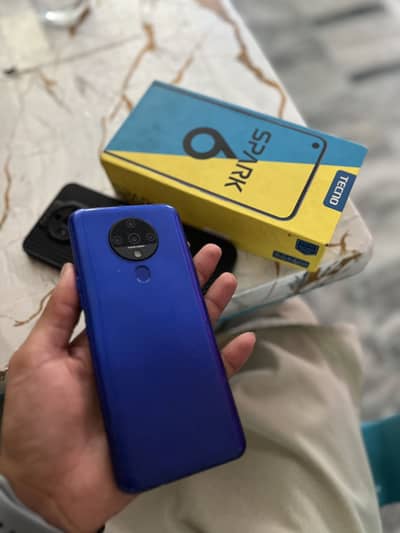 Tecno Spark 6 wit box