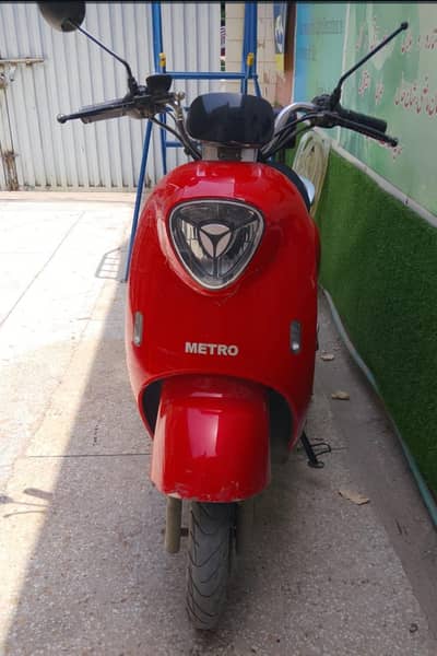 Metro M6 scotar Yadea Sale New Batteries Gud kilometer