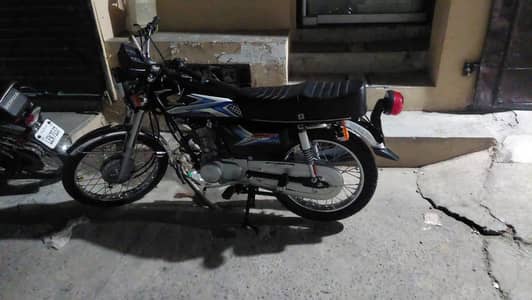 Honda 125 black new condition 2025 model