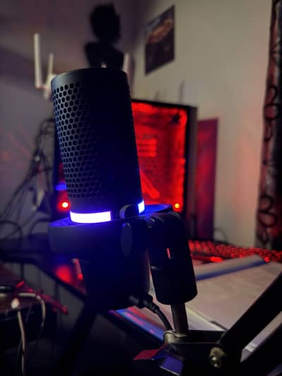 Hyper X duocast mic with mic stand