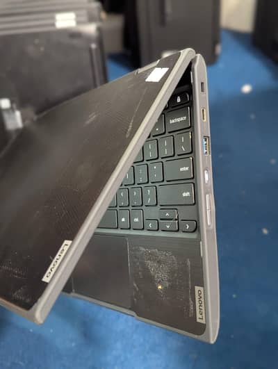 LENOVO CHROMEBOOK 300e