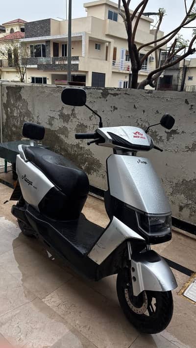 RAMZA ELECTRIC SCOOTY