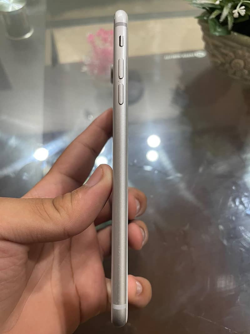 Apple iPhone 8 Plus 2