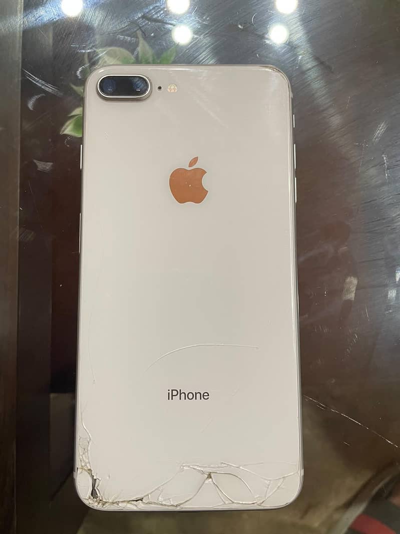 Apple iPhone 8 Plus 5