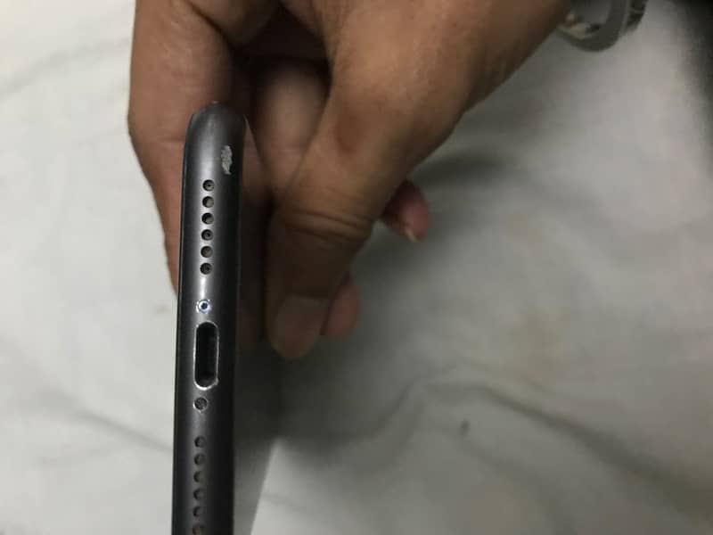 Apple iPhone 11 3