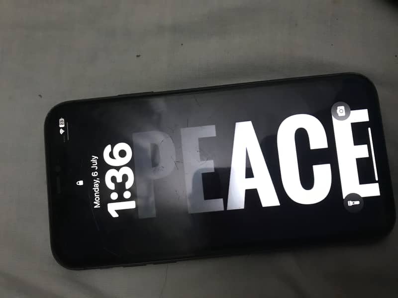 Apple iPhone 11 4