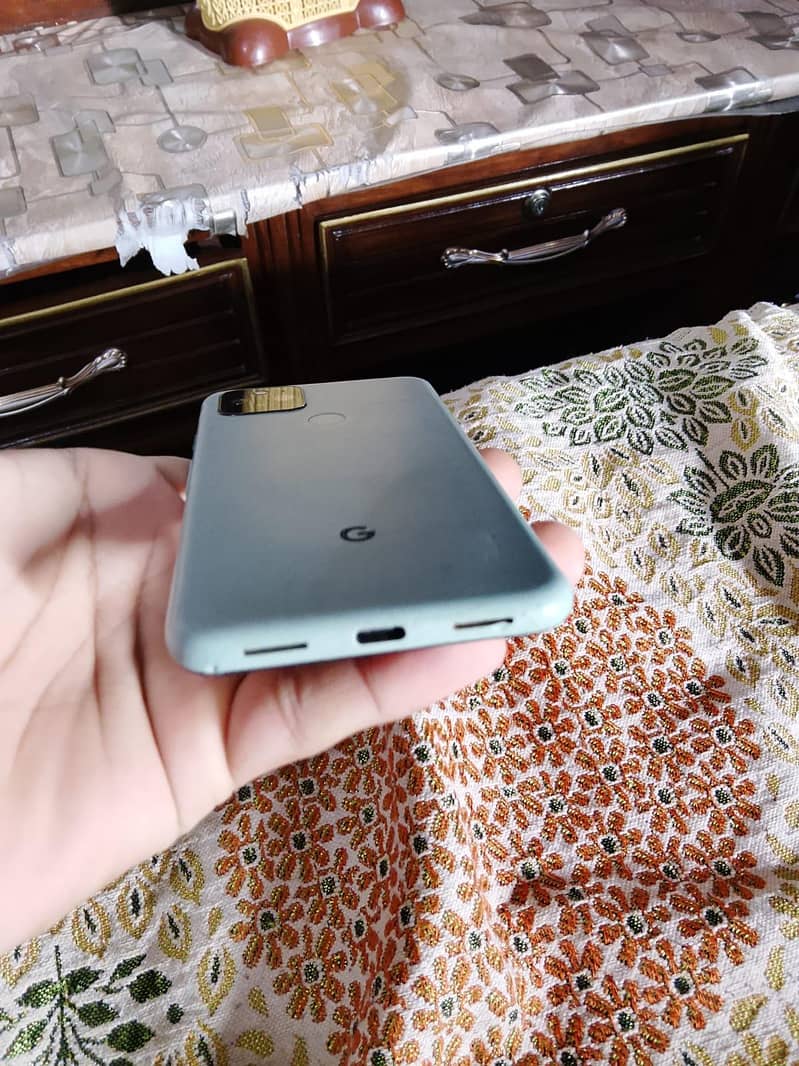 Google Pixel 5 2