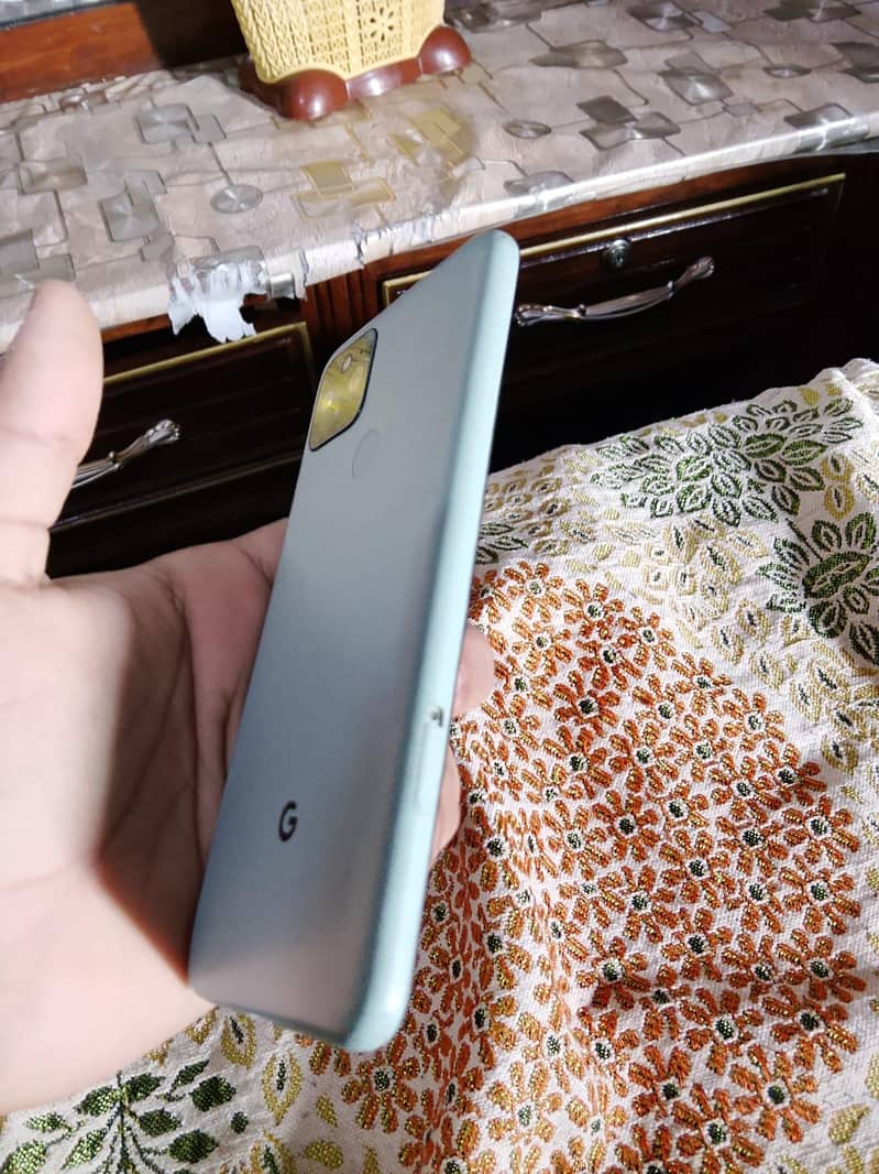 Google Pixel 5 4