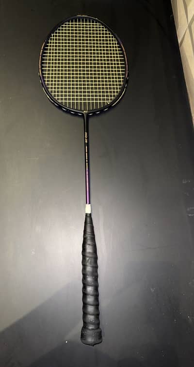 Hi-Qua HQ-38 Carbon Graphite Badminton Racket (Jointless)