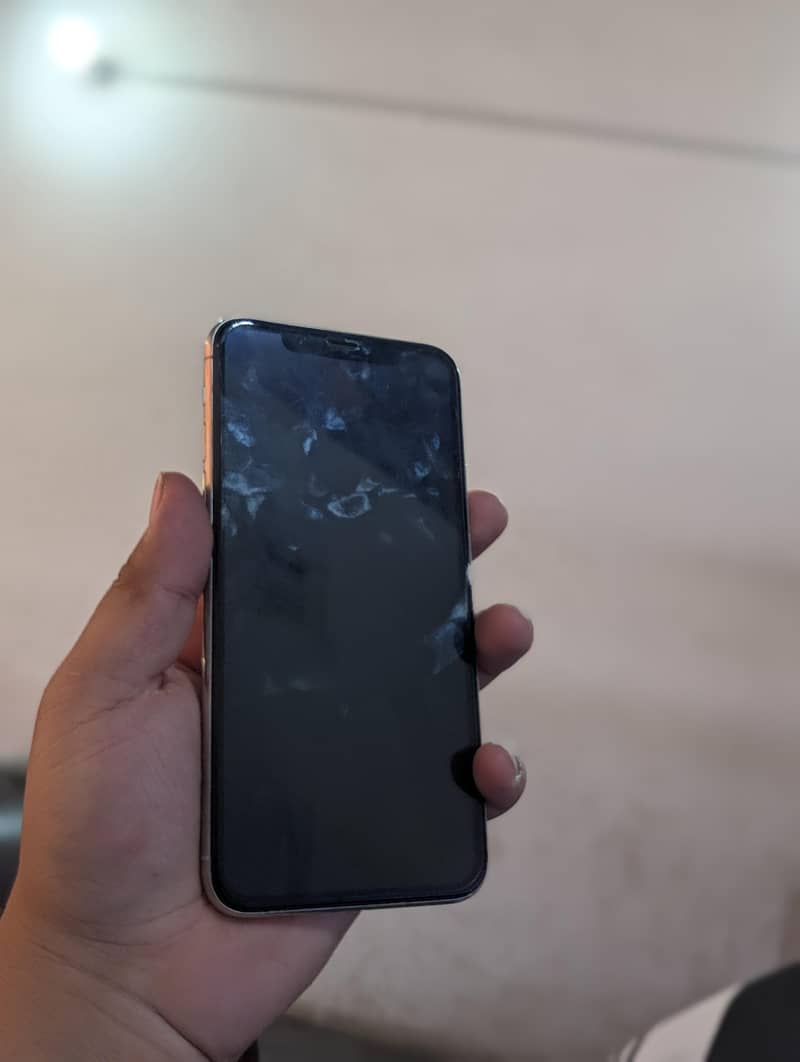 iphone 11 pro max 2