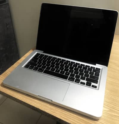 MacBook PRO 13 Inch Widescreen