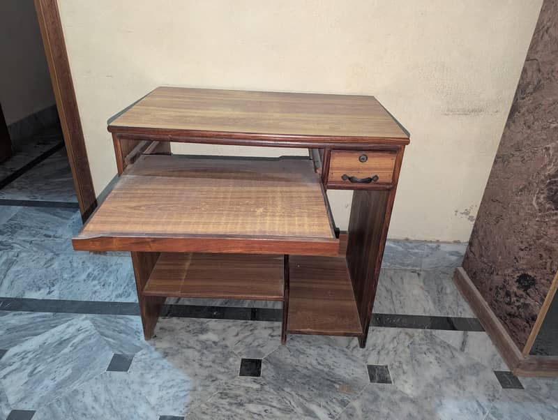 Computer Table 1