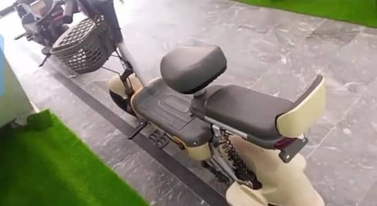 YJ Future Indus E-Bike  – Electric Scooty – 5-6 Days Used | Brand New