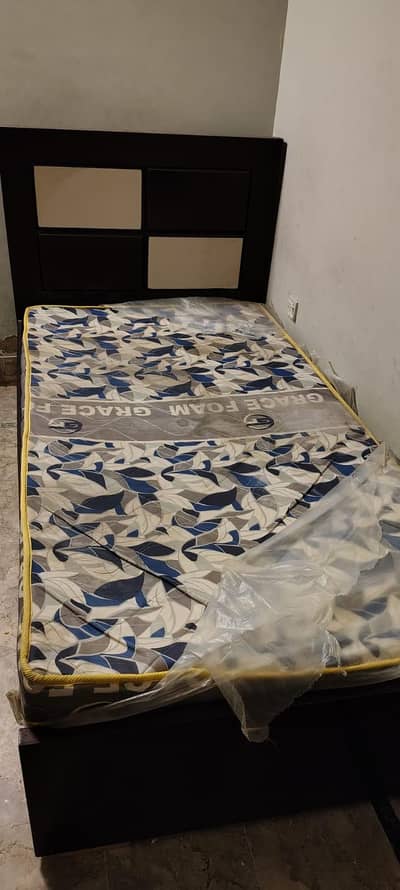single bed with mattress
