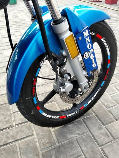 YBR 125 ESD blue colour Japanese