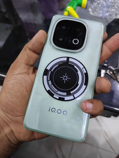Vivo iQOO 13