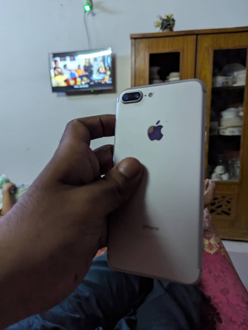 Apple iPhone 7 Plus 0