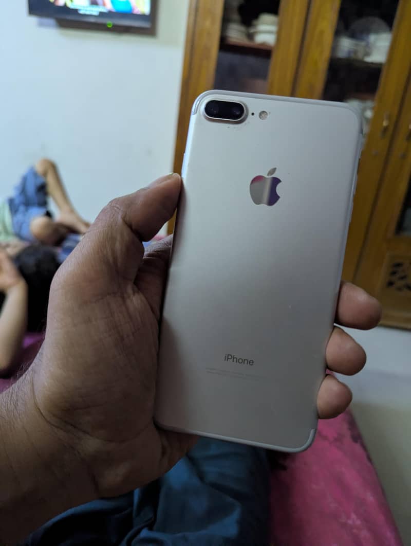Apple iPhone 7 Plus 4