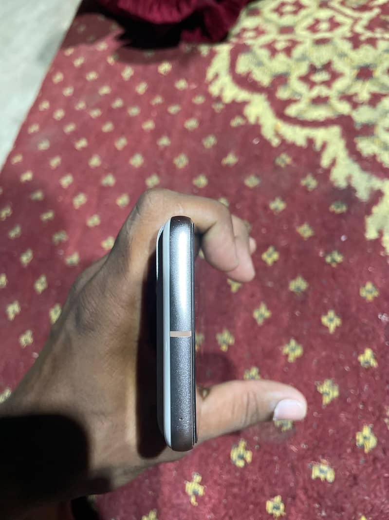 Google Pixel 8 6