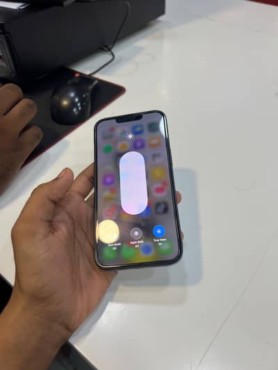 Apple iPhone 13