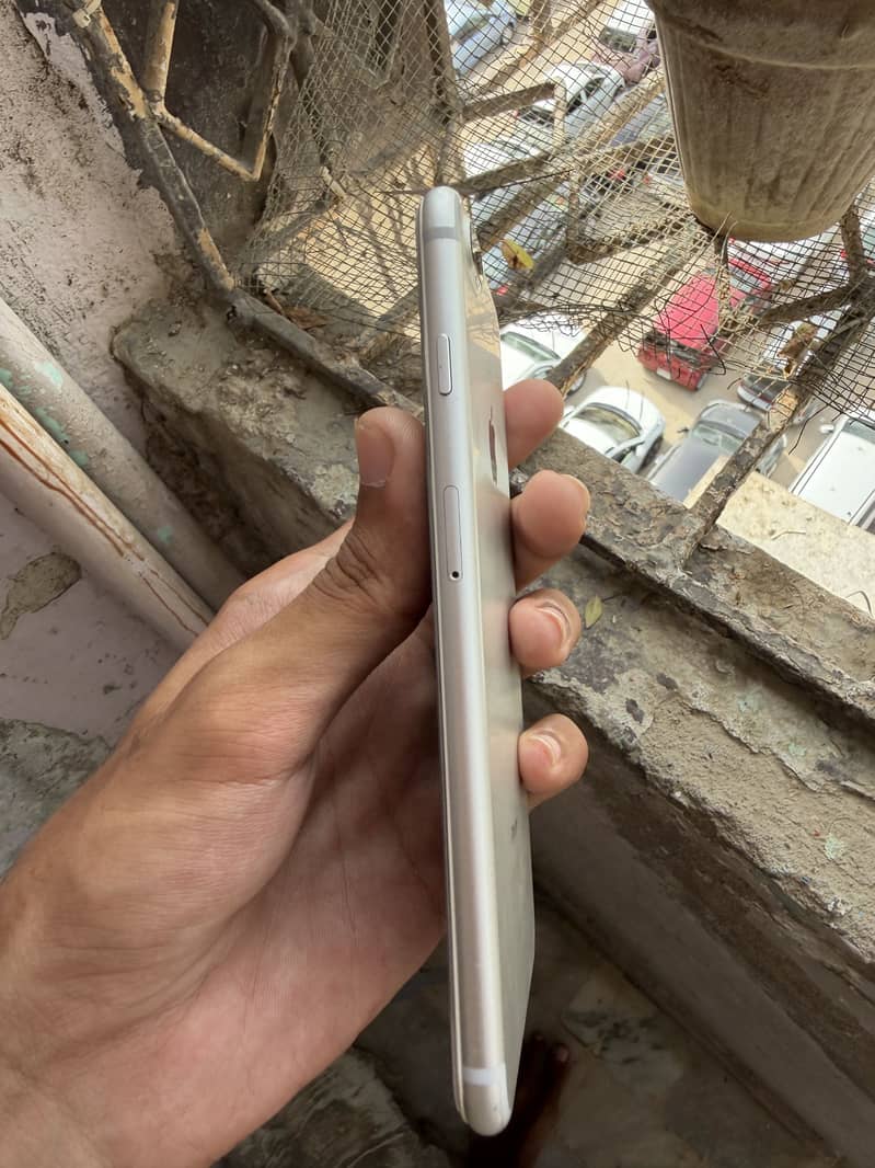 Apple iPhone 7 Plus 2
