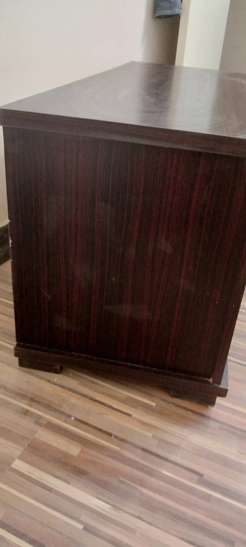 tv unit 4