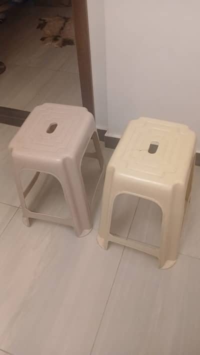 2 plastic stools for sale in good condition 1200 rs each