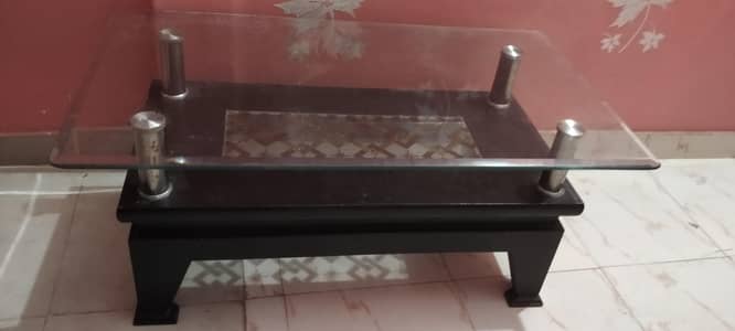 Coffee table on glass top